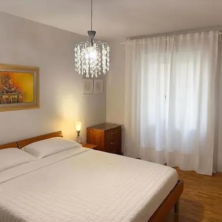 With Private Pool And Arbor * Malinska