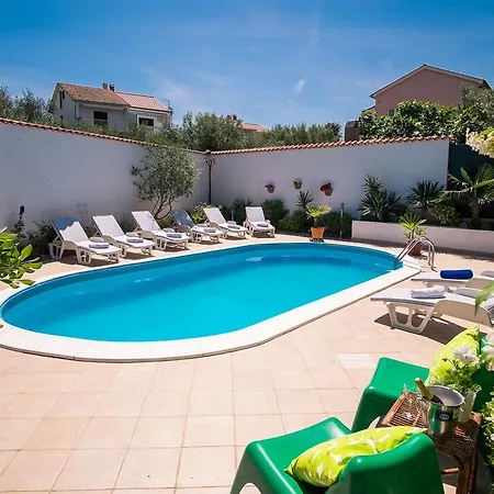 With Private Pool And Arbor Apartment *