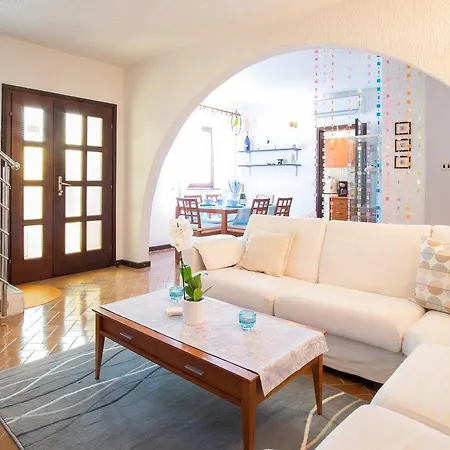 Apartman With Private Pool And Arbor