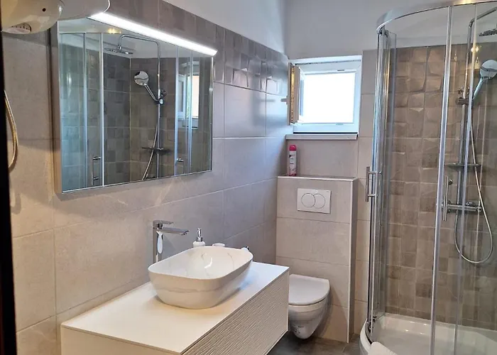 Apartman With Private Pool And Arbor