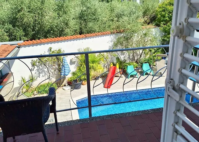 With Private Pool And Arbor * Malinska