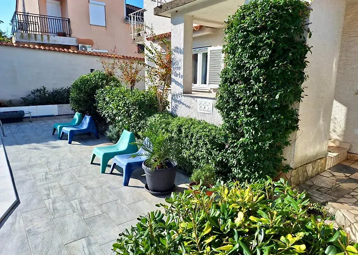 Apartman With Private Pool And Arbor *