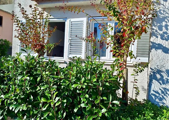 With Private Pool And Arbor Apartman *