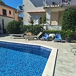 Appartamento With Private Pool And Arbor