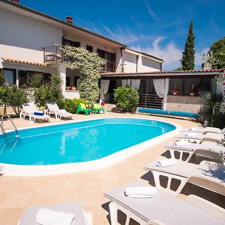 Διαμέρισμα With Private Pool And Arbor Malinska