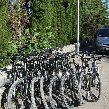 With Private Pool And Arbor * 말린스카